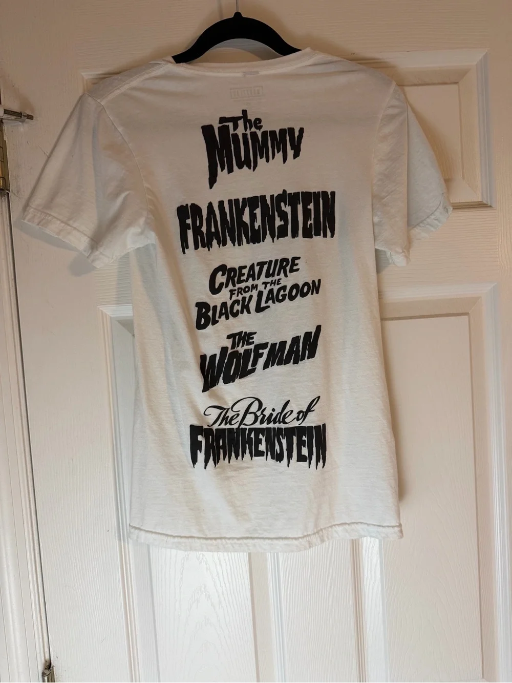 Universal white short